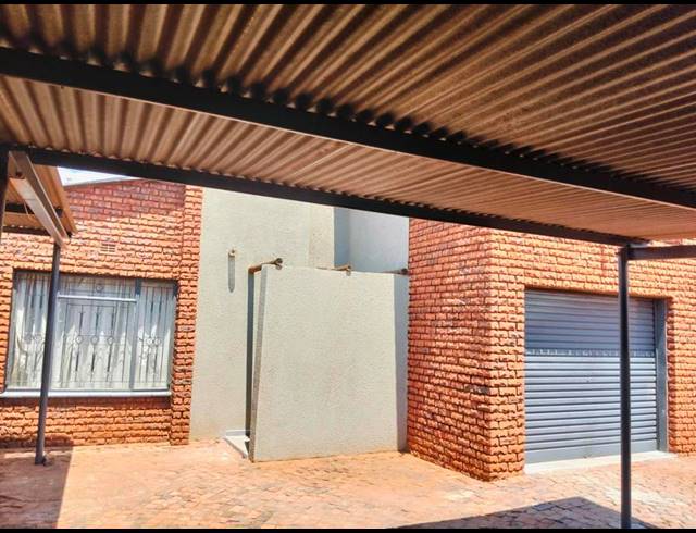 2 BEDROOM PROPERTY TO RENT IN MAHWELERENG